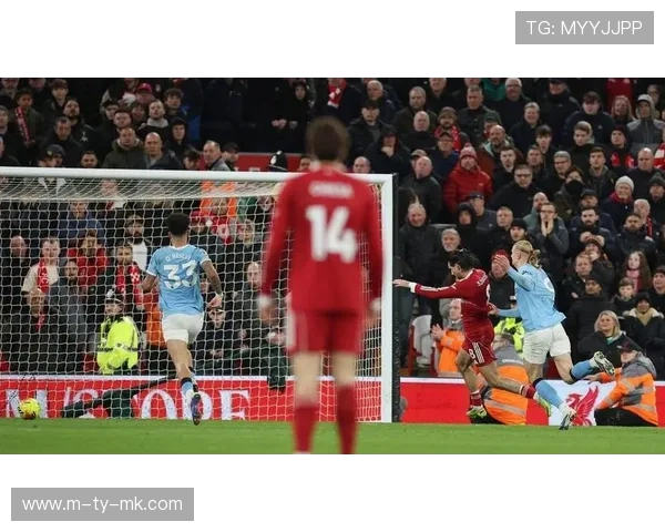 英超第25轮：曼城客场2-1逆转利物浦完成赛季双杀，哈兰德点射绝杀B席扳平